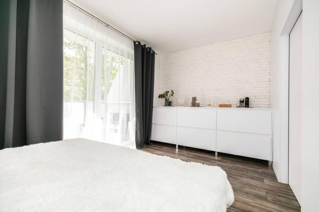Alure Residences 1 & 24H Self Check-In, Free Parking In Front Of The Apartment Building, New Building, Terrace, Cafe With Breakfast In The Apartment Building, Next To The Aqua Park Banská Bystrica Dış mekan fotoğraf