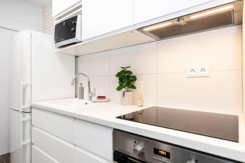 Alure Residences 1 & 24H Self Check-In, Free Parking In Front Of The Apartment Building, New Building, Terrace, Cafe With Breakfast In The Apartment Building, Next To The Aqua Park Banská Bystrica Dış mekan fotoğraf