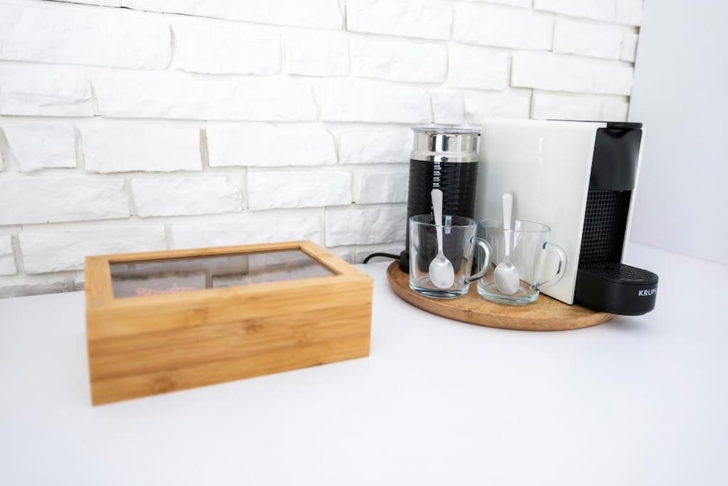Alure Residences 1 & 24H Self Check-In, Free Parking In Front Of The Apartment Building, New Building, Terrace, Cafe With Breakfast In The Apartment Building, Next To The Aqua Park Banská Bystrica Dış mekan fotoğraf